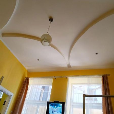 Lviv Appartment On Yaroslava Mudrogo 14 Eksteriør bilde