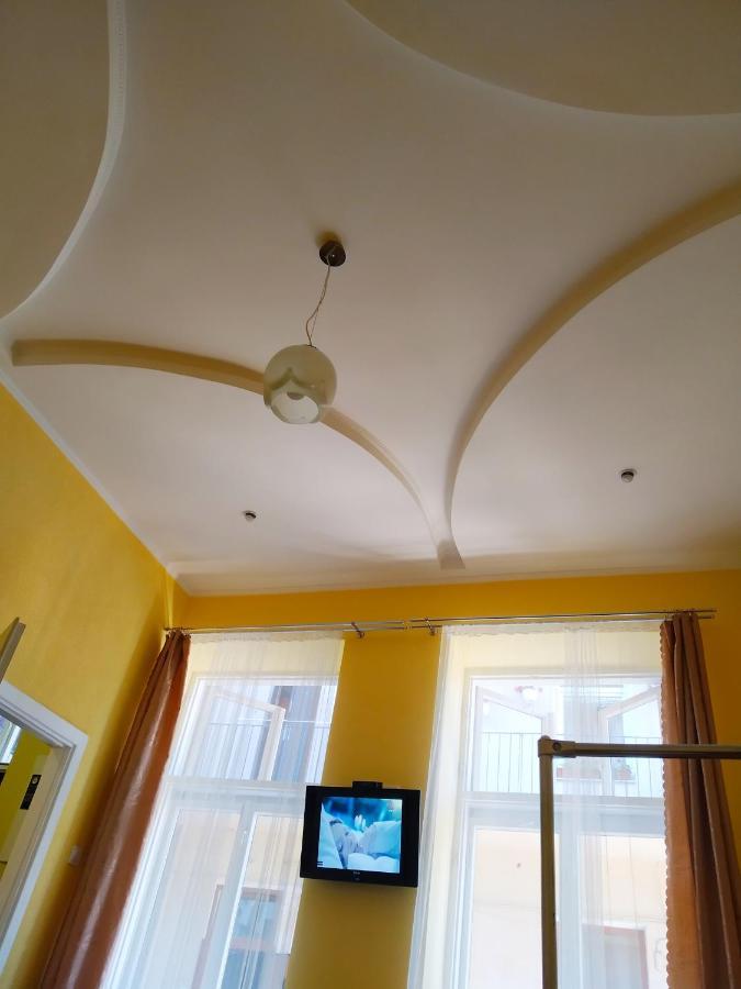 Lviv Appartment On Yaroslava Mudrogo 14 Eksteriør bilde