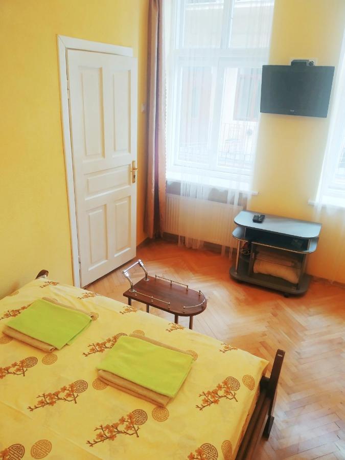 Lviv Appartment On Yaroslava Mudrogo 14 Eksteriør bilde