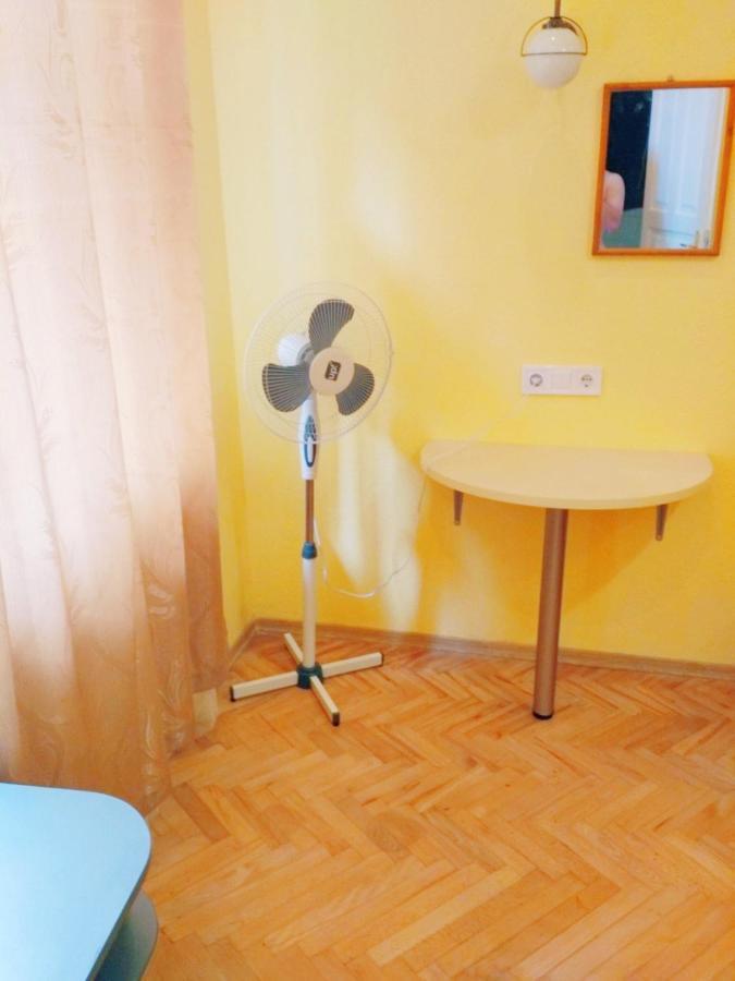 Lviv Appartment On Yaroslava Mudrogo 14 Eksteriør bilde